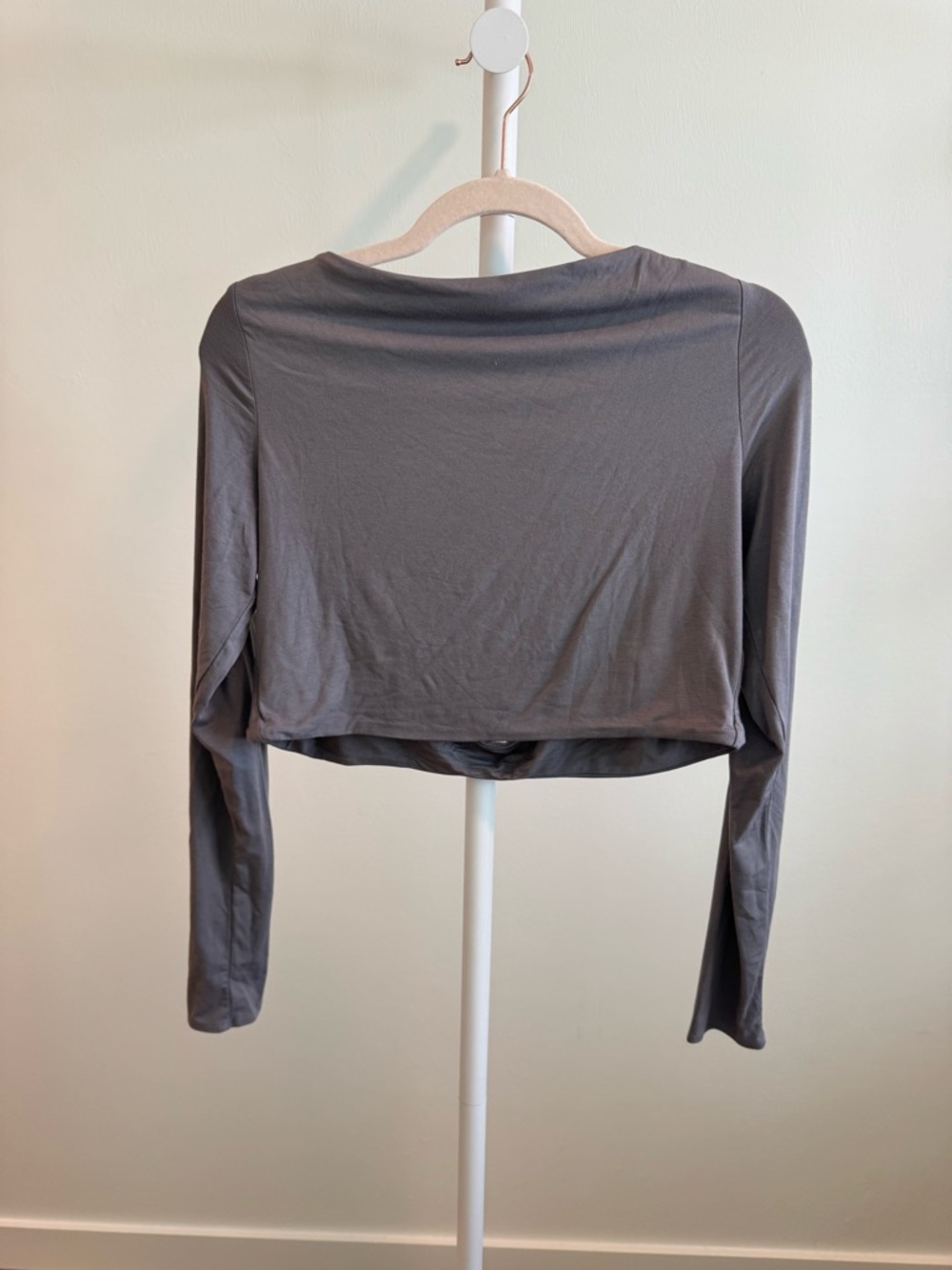 naked wardrobe women’s Gray Long Sleeve Cropped Top size XL